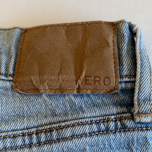 AEROPOSTALE. Blue denim jeans, distressed/rough look. Super high rise, s… - Picture 11 of 16